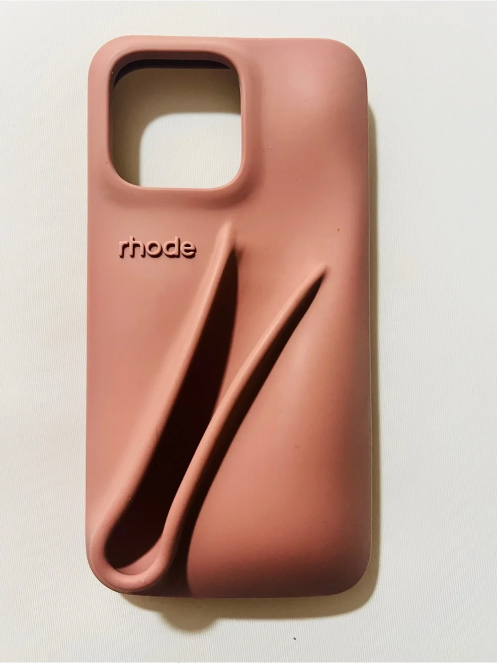 LNIB rhode iPhone 13 Pro Toast Peptide Lip Holder Silky Silicone Case